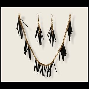 Necklace earrings set